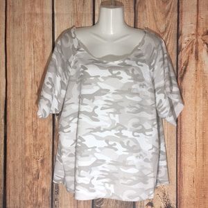 NWT camo lace-up back crop sweatshirt